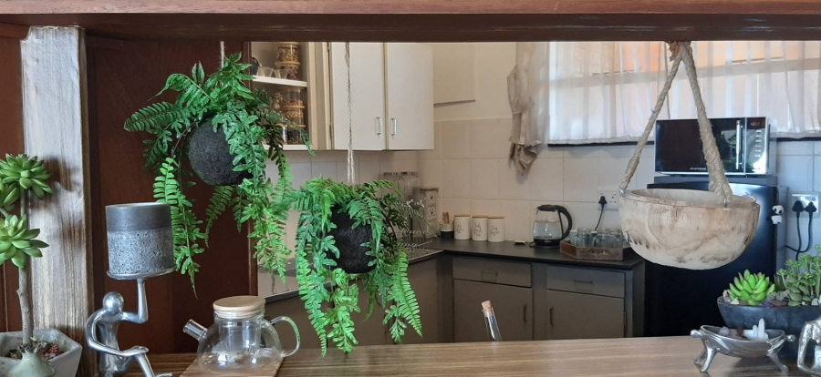1 Bedroom Property for Sale in Loevenstein Western Cape